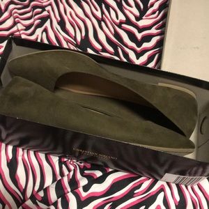 Size 12 Women’s Olive Green Flats